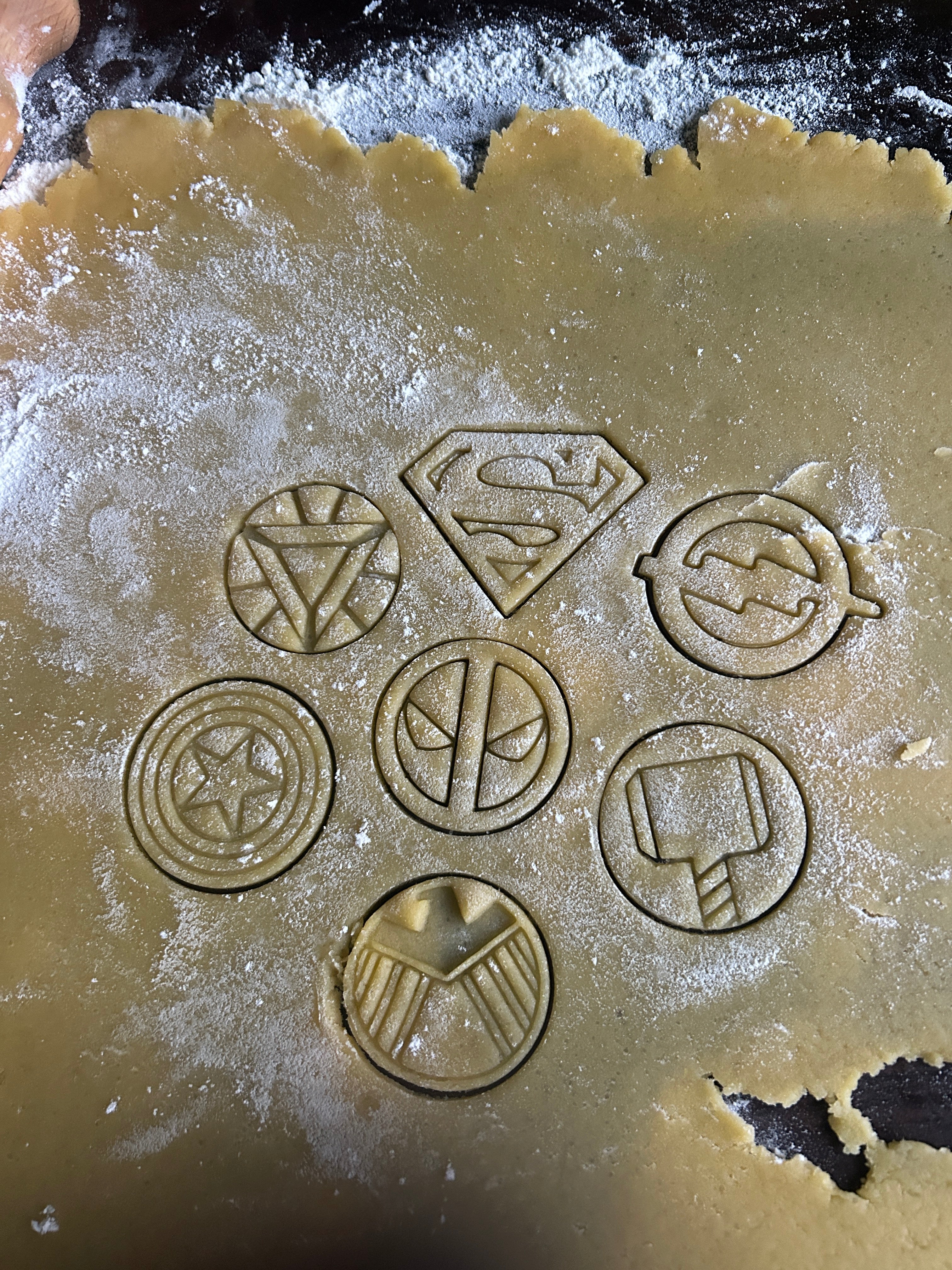 (Super, Pajęczy, Błyskawica, Młot, Tarcza, Maskowy Wojownik, Galaktyczny Symbol*)