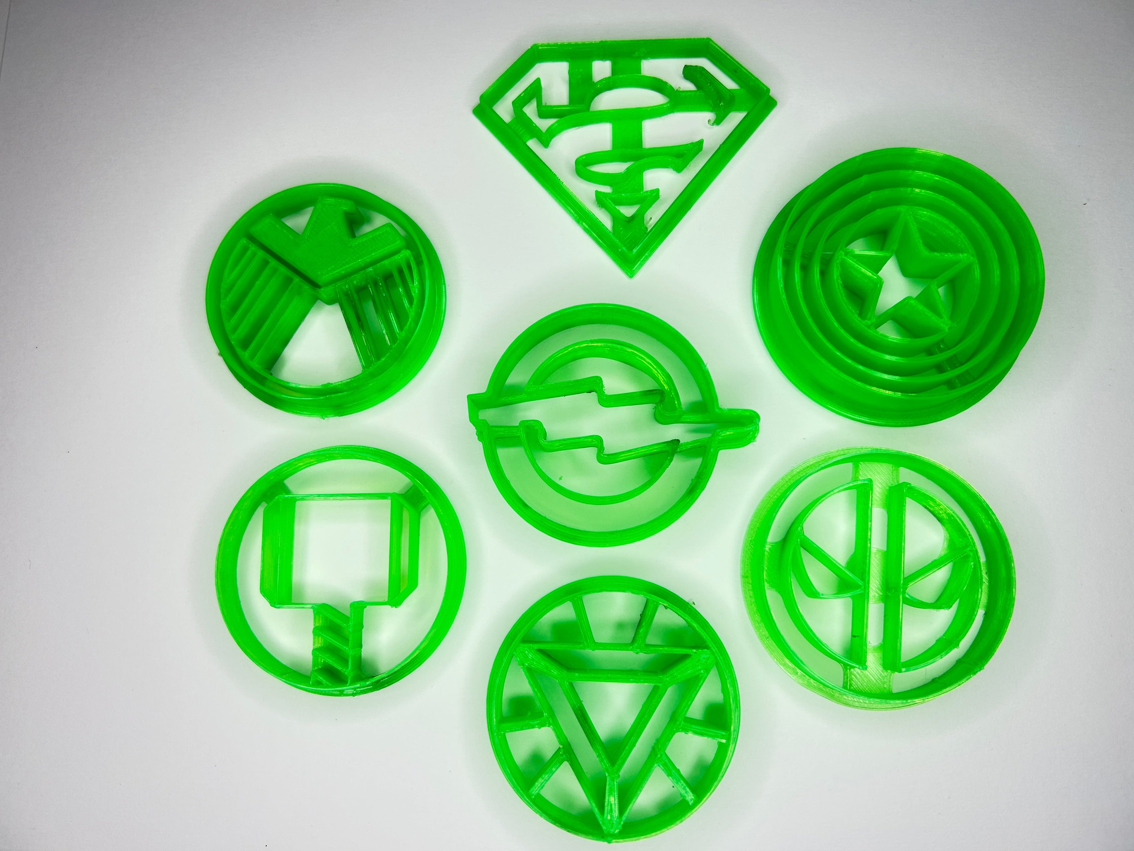 (Super, Pajęczy, Błyskawica, Młot, Tarcza, Maskowy Wojownik, Galaktyczny Symbol*)